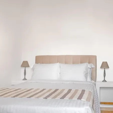 Grandiose Santorini 1 Bedroom Panther With Beautiful Terrace Pírgosz